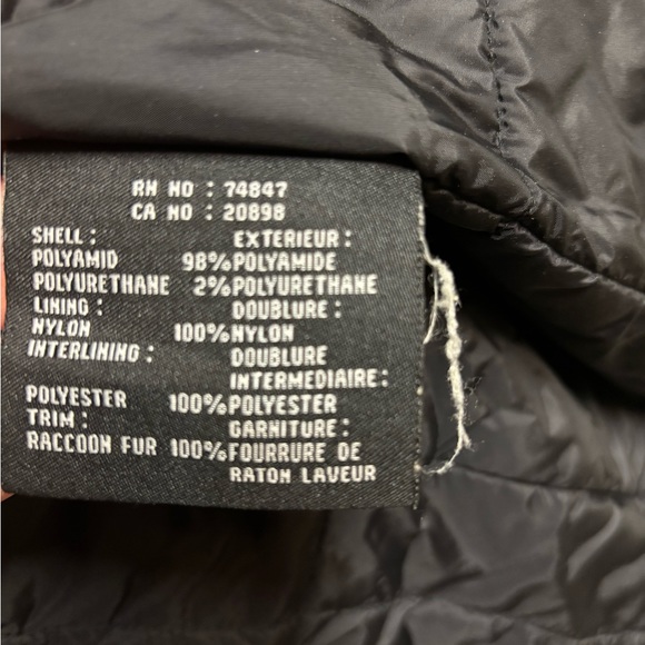 Andrew Marc Women’s Jacket Size Small. Perfect for winter. Great condition 👍🏼 - Picture 2 of 5